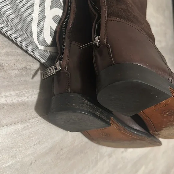 Vintage Chanel Riding boots. - Picture 15 of 17